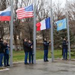 Поднять флаги!